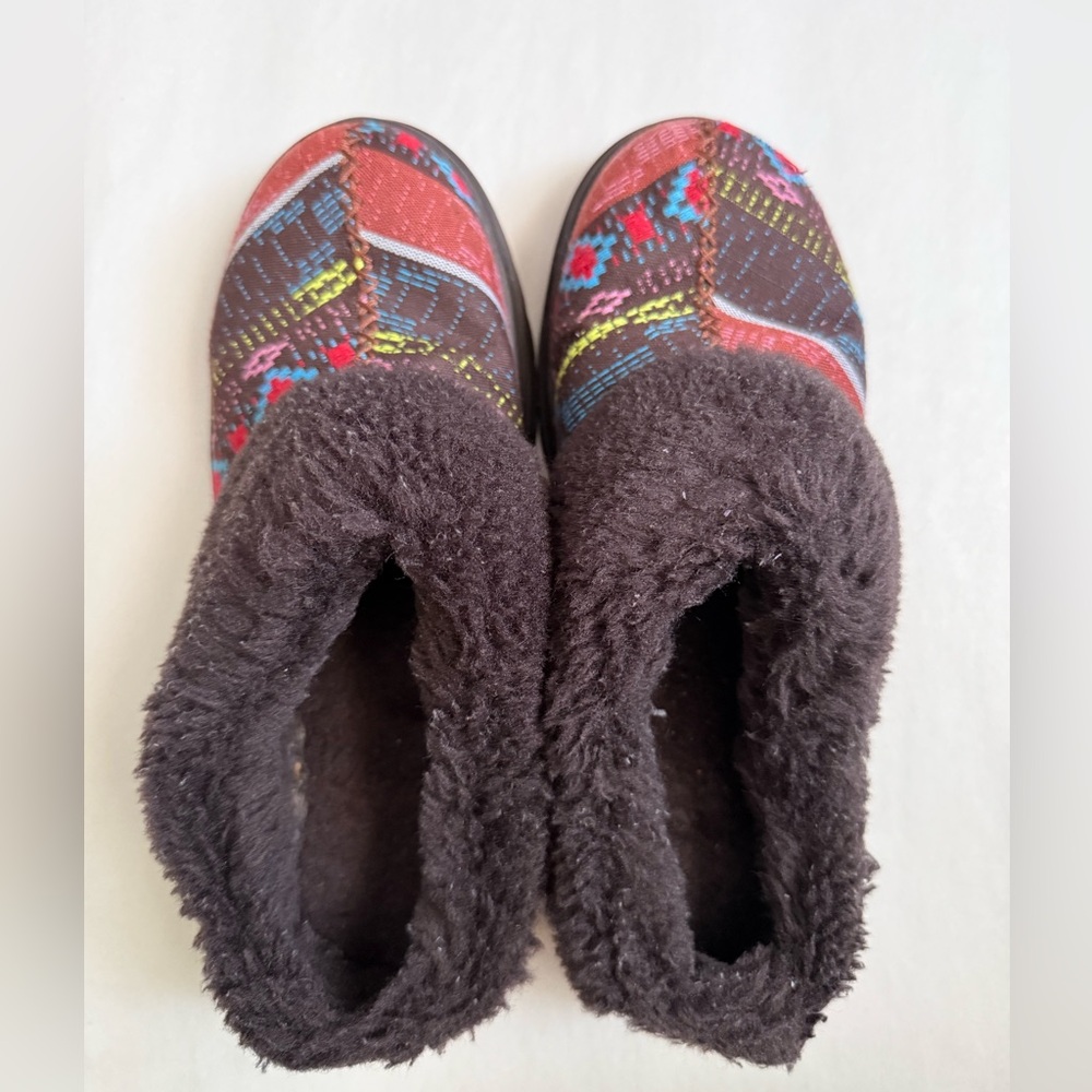 UGG Australia I Love Ugg Pink Purple Blue Paisley Hearts Print Slippers Size 9